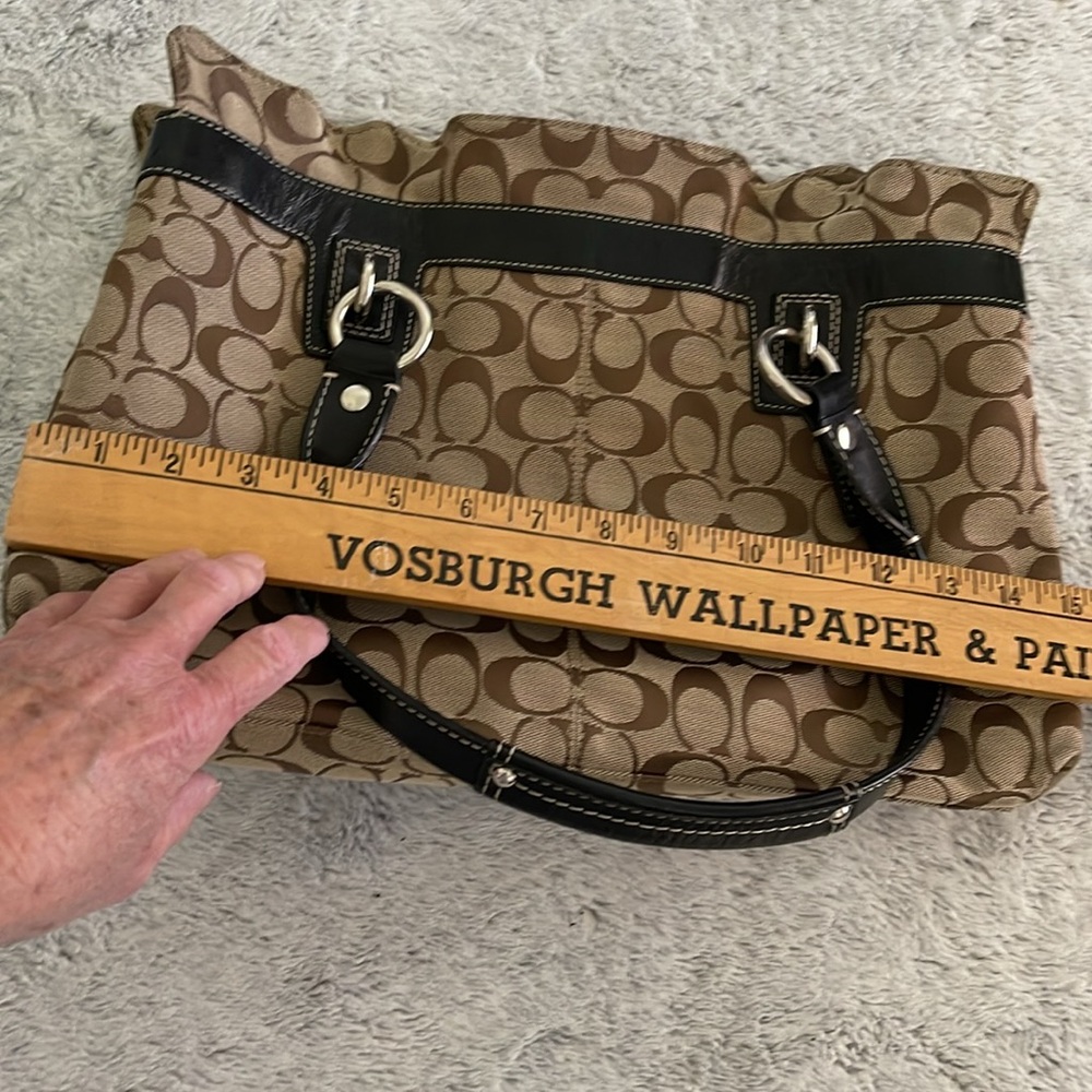 Coach Penelope Signature collection Purse  Tan  Black  Slvr
Hardware - Picture 7 of 14